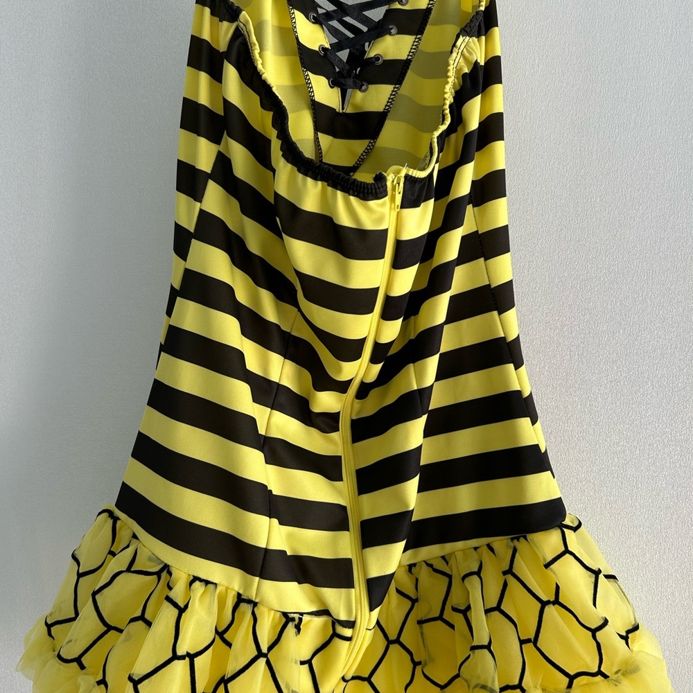 Bee Costume - Picture 5 of 9